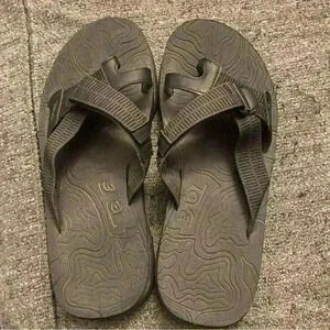 Teva women’s Revise 95 sandal black size 10